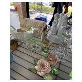 LARGE LOT OF MIXED DECOR PAPERWEIGHTS ETC