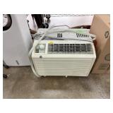 WINDOW AC UNIT AIR CONDITIONER POWERS ON