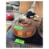 VINTAGE HAND MADE WOOD LIDDED BOX