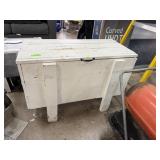 LARGE WOOD GARDEN BOX / UTILITY / TOOLS
