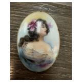 ANTIQUE HAND PAINTED PORCELAIN BROOCH / PIN