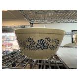 PYREX GLASS BOWL HOMESTEAD PATTERN