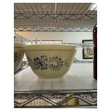 PYREX GLASS BOWL HOMESTEAD PATTERN