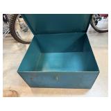 LARGE VINTAGE METAL CASE