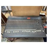 MACKIE SR24-4 MIXER