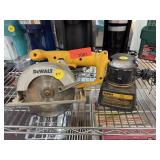 DEWALT CORDLESS SAW W CHARGER & BATERY