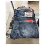 LOT OF TRUE RELIGION JEANS APPROX 34