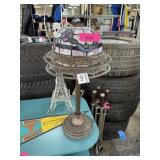 STAINED GLASS LAMP & EXTRA SHADE