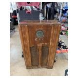 ANTIQUE BELMONT TUBE FLOOR RADIO