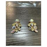 VINTAGE WEISS EARRINGS
