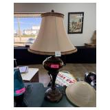 LOT OF LAMPS / SHADES