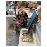 VINTAGE EGYPTIAN LOT KING TUT DECANTER / BOTTLE