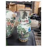 LARGE CHINESE PORCELAIN VASE