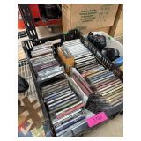 LARGE LOT OF CD
