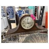 VINTAGE SESSIONS MANTEL CLOCK NEEDS A KEY