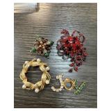 LOT OF 4 VINTAGE BROOCHES / PINS