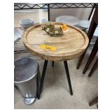 WOOD ROUND SIDE ACCENT TABLE/ PLANTER STAND WOOD ROUND SIDE ACCENT TABLE/ PLANTER STAND