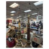 STIFFEL LAMP ON THE RIGHT AND OTHER ON LEFT STIFFEL LAMP ON THE RIGHT AND OTHER ON LEFT