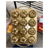 WILLIAMS SONOMA NORDIC WARE MINI BUNDT PAN WILLIAMS SONOMA NORDIC WARE MINI BUNDT PAN