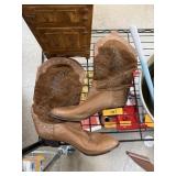 GALLOPING HORSE COWBOY BOOTS SZ 10B GALLOPING HORSE COWBOY BOOTS SZ 10B