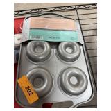 NORDIC WARE WILLIAMS SONOMA DONUT PAN NEW NORDIC WARE WILLIAMS SONOMA DONUT PAN NEW