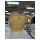 WILLIAMS SONOMA BEEHIVE PITCHER WILLIAMS SONOMA BEEHIVE PITCHER