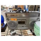 STEREO CASSETTE PLAYER BOOMBOX STEREO CASSETTE PLAYER BOOMBOX