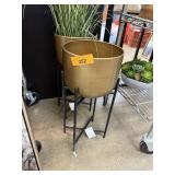 2PC GOLD TONE PLANTERS W STANDS 2PC GOLD TONE PLANTERS W STANDS