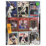 LOT OF BASEBALL CARDS