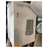 ULTRASONIC COOL MIST HUMIDIFIER IN BOX
