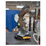 PORCELAIN BIRDS FIGURINE EAGLE