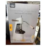 CITRUS PRESS JUICER