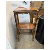 ANTIQUE 2 TIER ACCENT TABLE ANTIQUE 2 TIER ACCENT TABLE