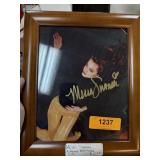 AUTOGRAPHED PHOTO W COA MENA SUVARI AUTOGRAPHED PHOTO W COA MENA SUVARI