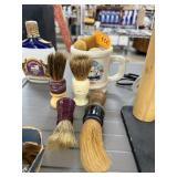 LOT OF VINTAGE SHAVING BRUSHES / MUG / PUSSERS RUM LOT OF VINTAGE SHAVING BRUSHES / MUG / PUSSERS RUM