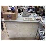 VERY LARGE CRAFT TABLE / GREAT QUILTING TABLE VERY LARGE CRAFT TABLE / GREAT QUILTING TABLE