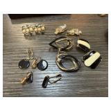 LOT OF EARRINGS LOT OF EARRINGS