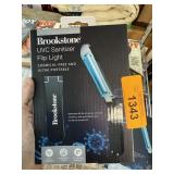 NEW BROOKSTONE UVC SANITIZER FLIP LIGHT NEW BROOKSTONE UVC SANITIZER FLIP LIGHT