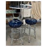 VERY NICE DALLAS COWBOYS PUB TABLE & CHAIRS VERY NICE DALLAS COWBOYS PUB TABLE & CHAIRS