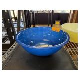 LARGE PYREX GLASS MIXING BOWL LARGE PYREX GLASS MIXING BOWL