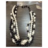 BLACK & WHITE INTERTWINED NECKLACE BLACK & WHITE INTERTWINED NECKLACE
