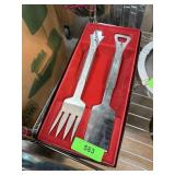 2PC VINTAGE BBQ UTENSILS CHEF TONG 2PC VINTAGE BBQ UTENSILS CHEF TONG