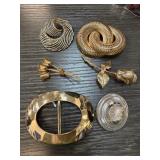 LOT OF BROOCHES / BUCKLE LOT OF BROOCHES / BUCKLE