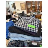 LOT OF MIXED JEANS / SHIRT ETC LOT OF MIXED JEANS / SHIRT ETC