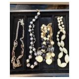 QTY 4 NECKLACES QTY 4 NECKLACES