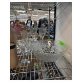 LOT OF MIXED GLASSWARE / CRYSTAL LOT OF MIXED GLASSWARE / CRYSTAL