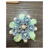 VINTAGE KRAMER ENAMELED BROOCH / PIN