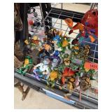LARGE LOT OF VTG NINJA TURTLE FIGURINES