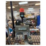 CUTE ANTIQUES STORE TABLE LAMP