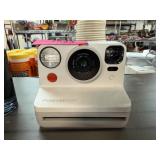 POLAROID NOW INSTANT CAMERA